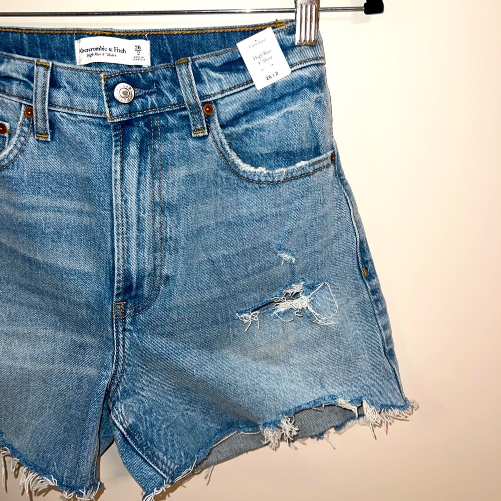 Abercrombie & Fitch High Rise 4” Short